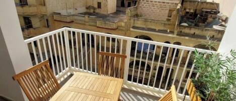 Huoneisto, 3 makuuhuonetta, ilmastointi, rannalla | Terassi/patio