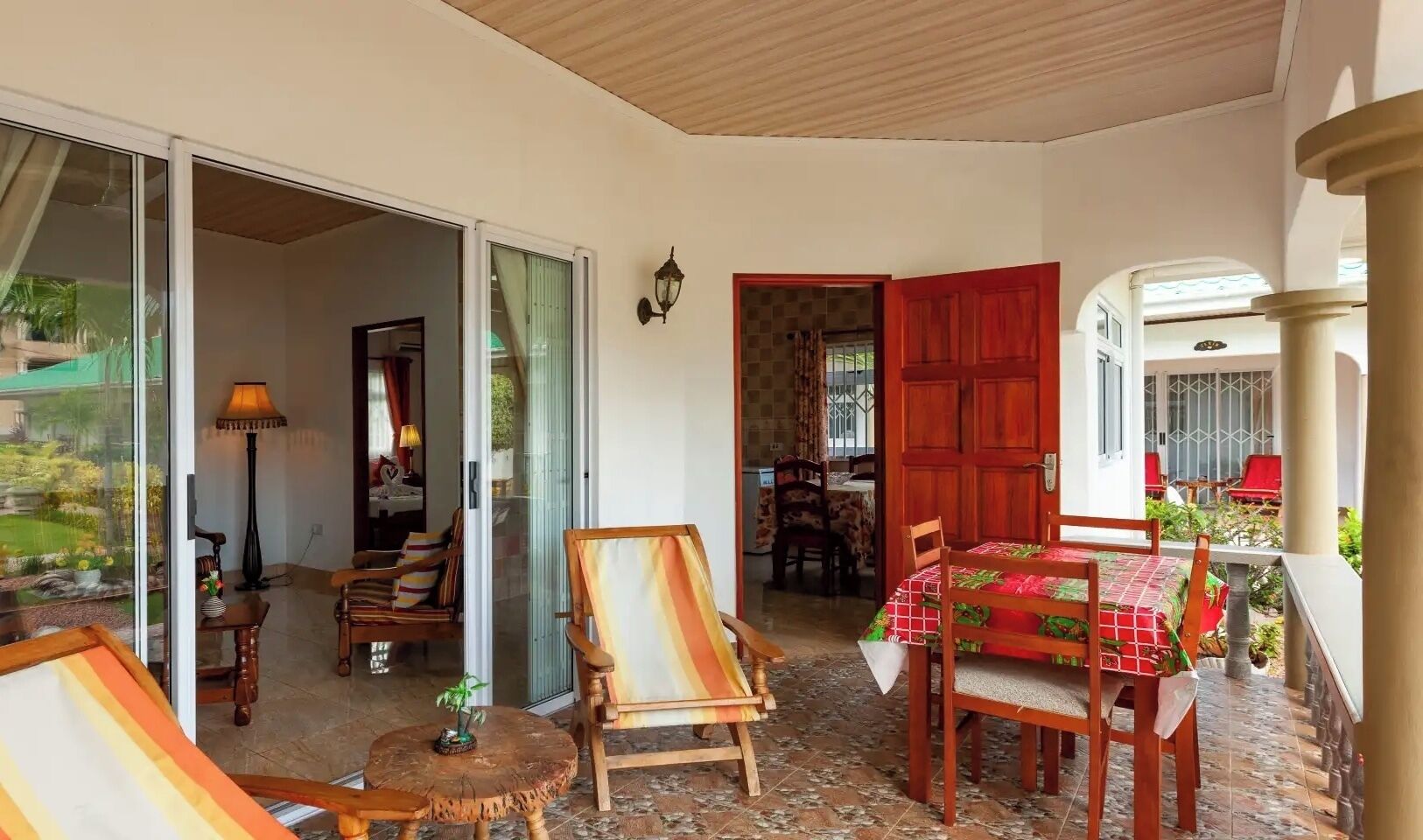 Apartemen Standar | Teras/patio