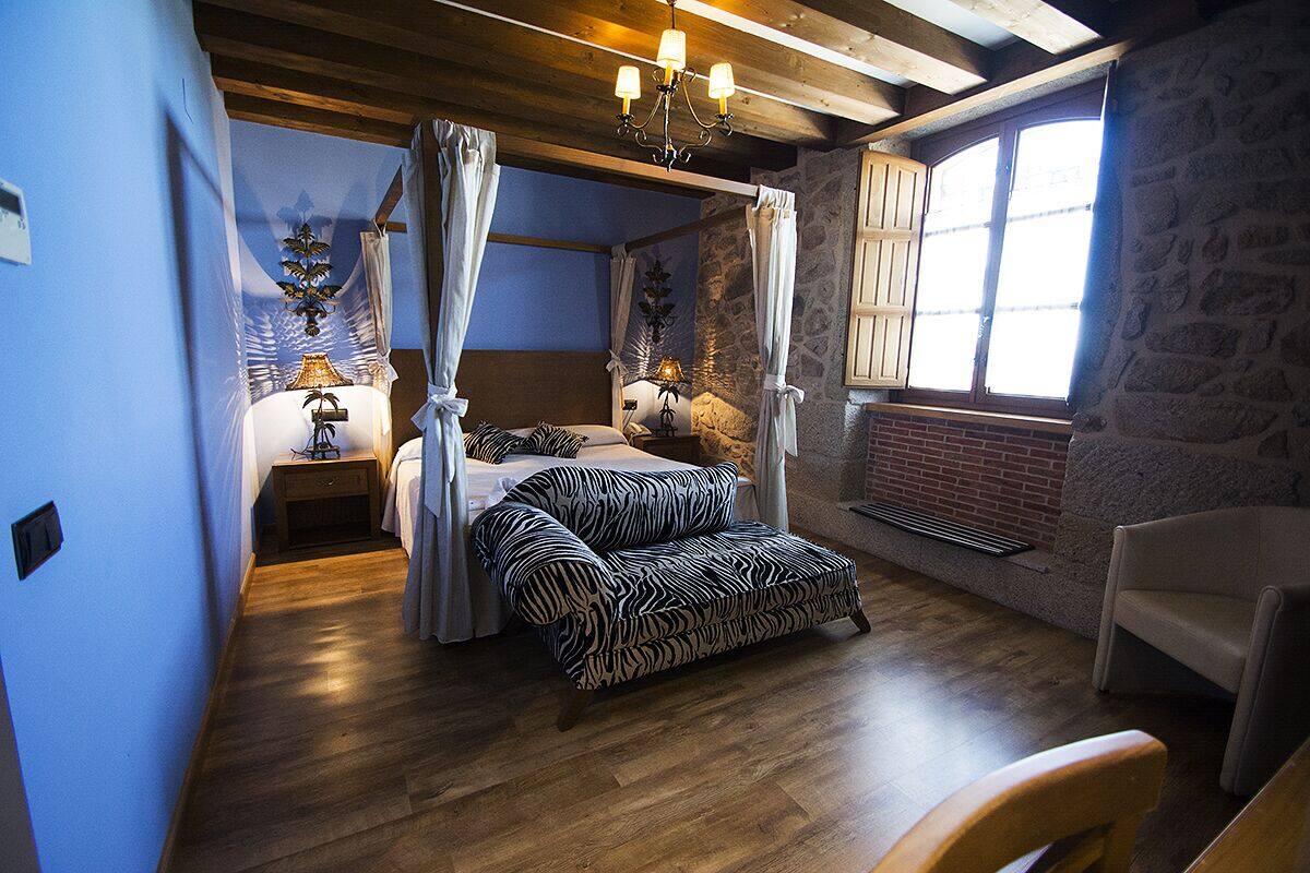 Suite | In-room safe, desk, soundproofing, WiFi (free)