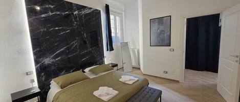 1 habitación, tabla de planchar con plancha, wifi y ropa de cama