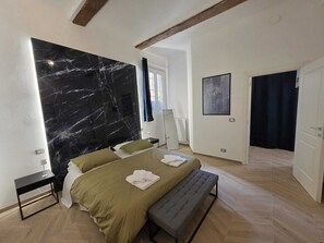 1 bedroom, iron/ironing board, WiFi, bed sheets - Ganaceto100 - Blu apartment in Modena city center palace- MW Collection (Modena)