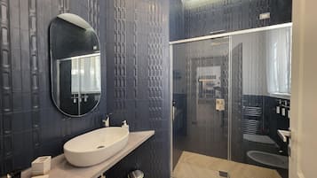 Hårføner og håndklær