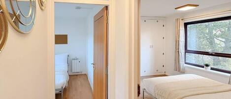 3 chambres, fer et planche Ă repasser, Wi-Fi, draps fournis