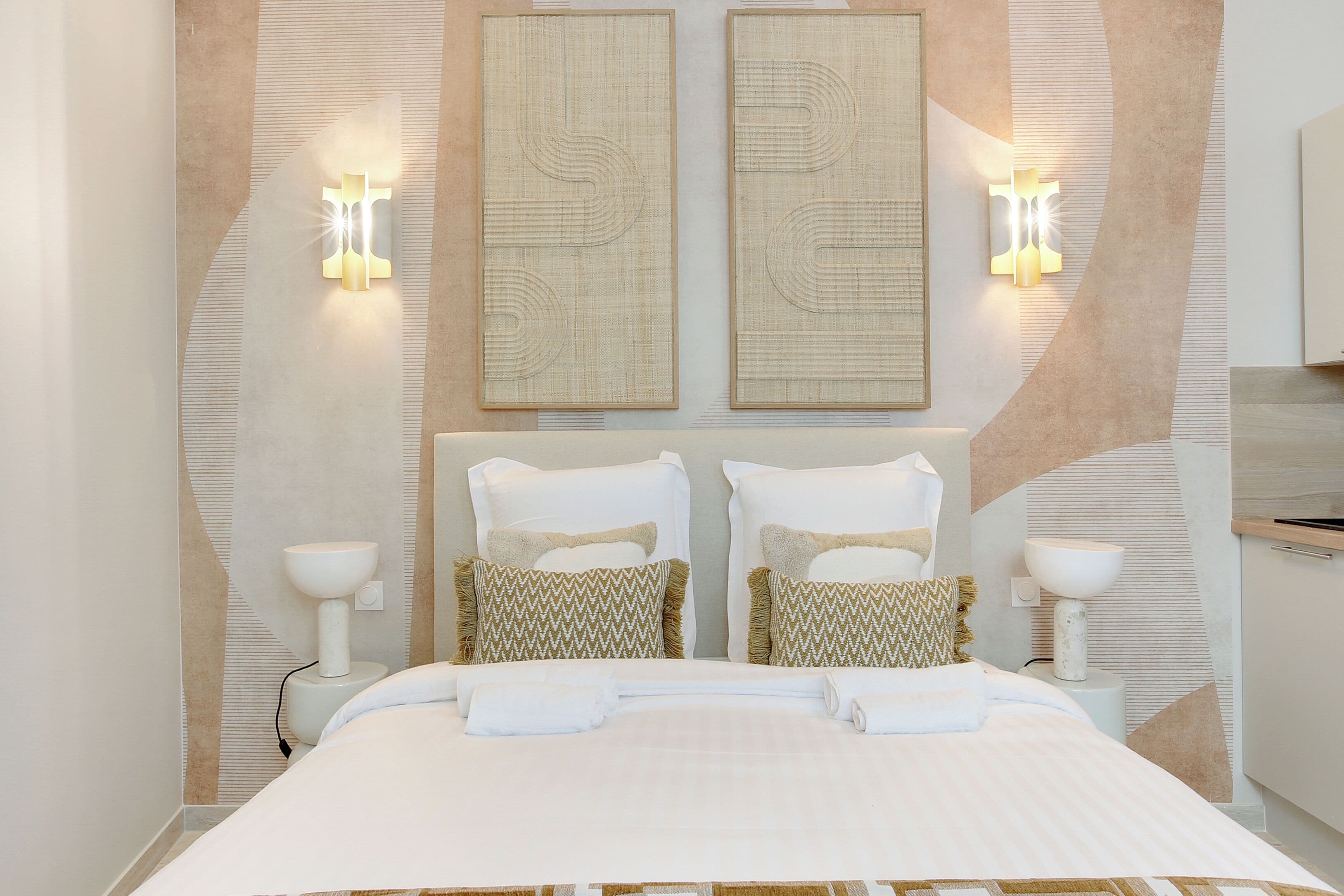 คอมฟอร์ทสตูดิโอ | เตารีด/โต๊ะรีดผ้า, Wi-Fi ฟรี