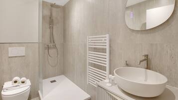 City Studio | Bathroom