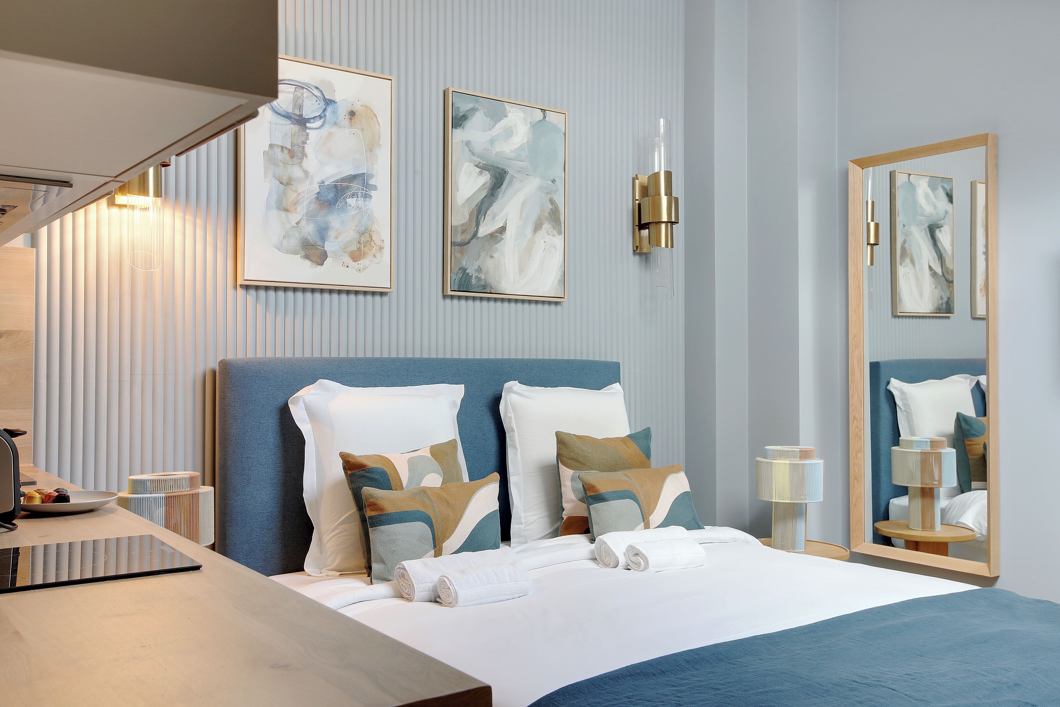 Studio Signature | Fer et planche à repasser, Wi-Fi gratuit