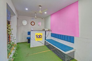 Reception - Fabhotel Nisarg Villa (Pune)