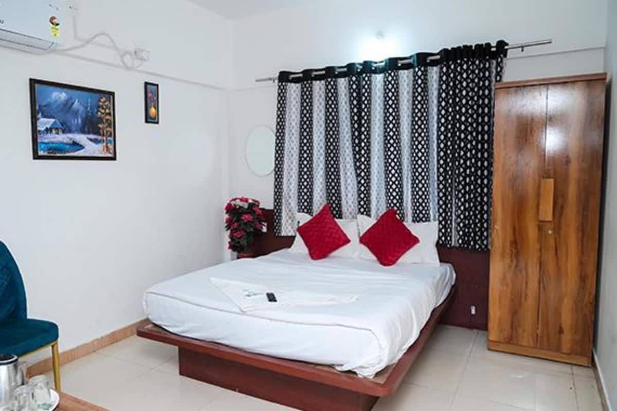 Deluxe Room | Egyptian cotton sheets, premium bedding, in-room safe, free WiFi