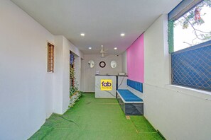 Reception - Fabhotel Nisarg Villa (Pune)