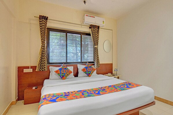 Deluxe Room | Egyptian cotton sheets, premium bedding, in-room safe, free WiFi