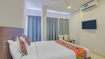 Egyptian cotton sheets, premium bedding, in-room safe, free WiFi