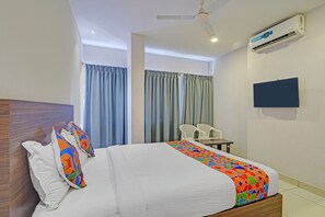 Egyptian cotton sheets, premium bedding, in-room safe, free WiFi