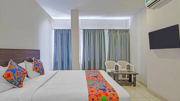 Egyptian cotton sheets, premium bedding, in-room safe, free WiFi