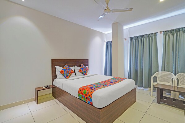 Egyptian cotton sheets, premium bedding, in-room safe, free WiFi