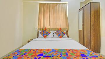 Egyptian cotton sheets, premium bedding, in-room safe, free WiFi