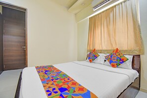 Egyptian cotton sheets, premium bedding, in-room safe, free WiFi