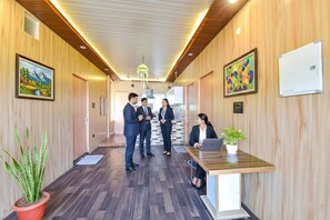 Lobby - Fabhotel Doon Classic Homestay (Dehradun)