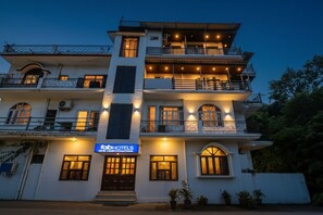 Front of property - Fabhotel Doon Classic Homestay (Dehradun)