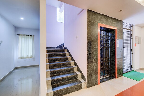 Lobby - Fabhotel Pushpa Grand (Hyderabad)