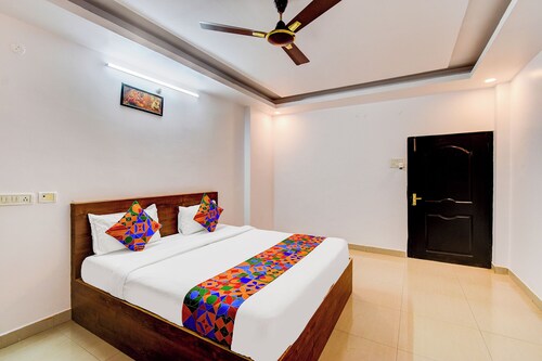 Fabhotel Pushpa Grand