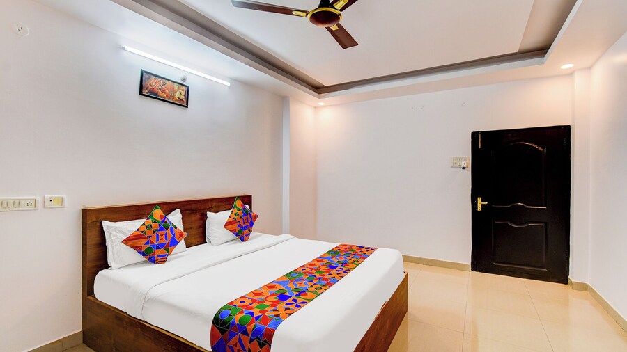 Fabhotel Pushpa Grand
