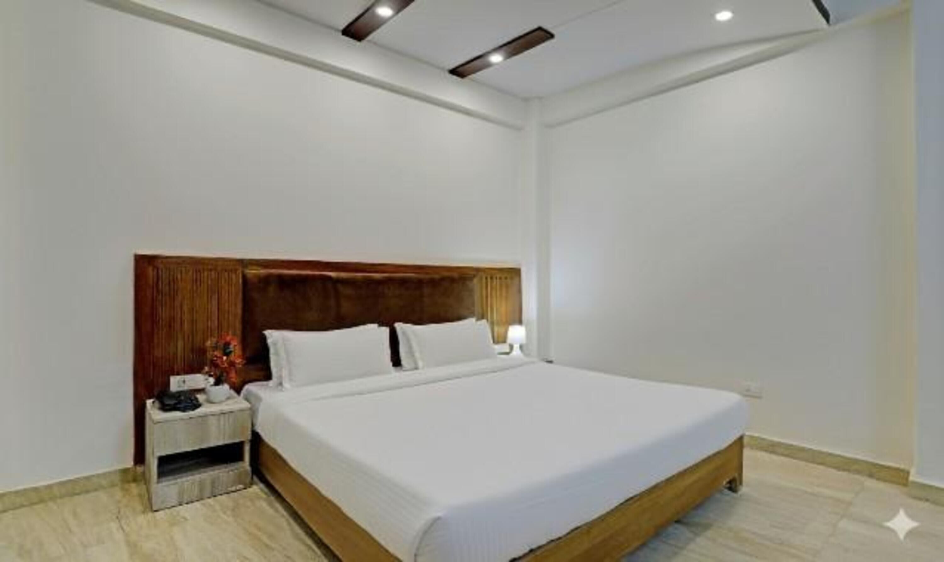 Deluxe Room | Egyptian cotton sheets, premium bedding, in-room safe, free WiFi