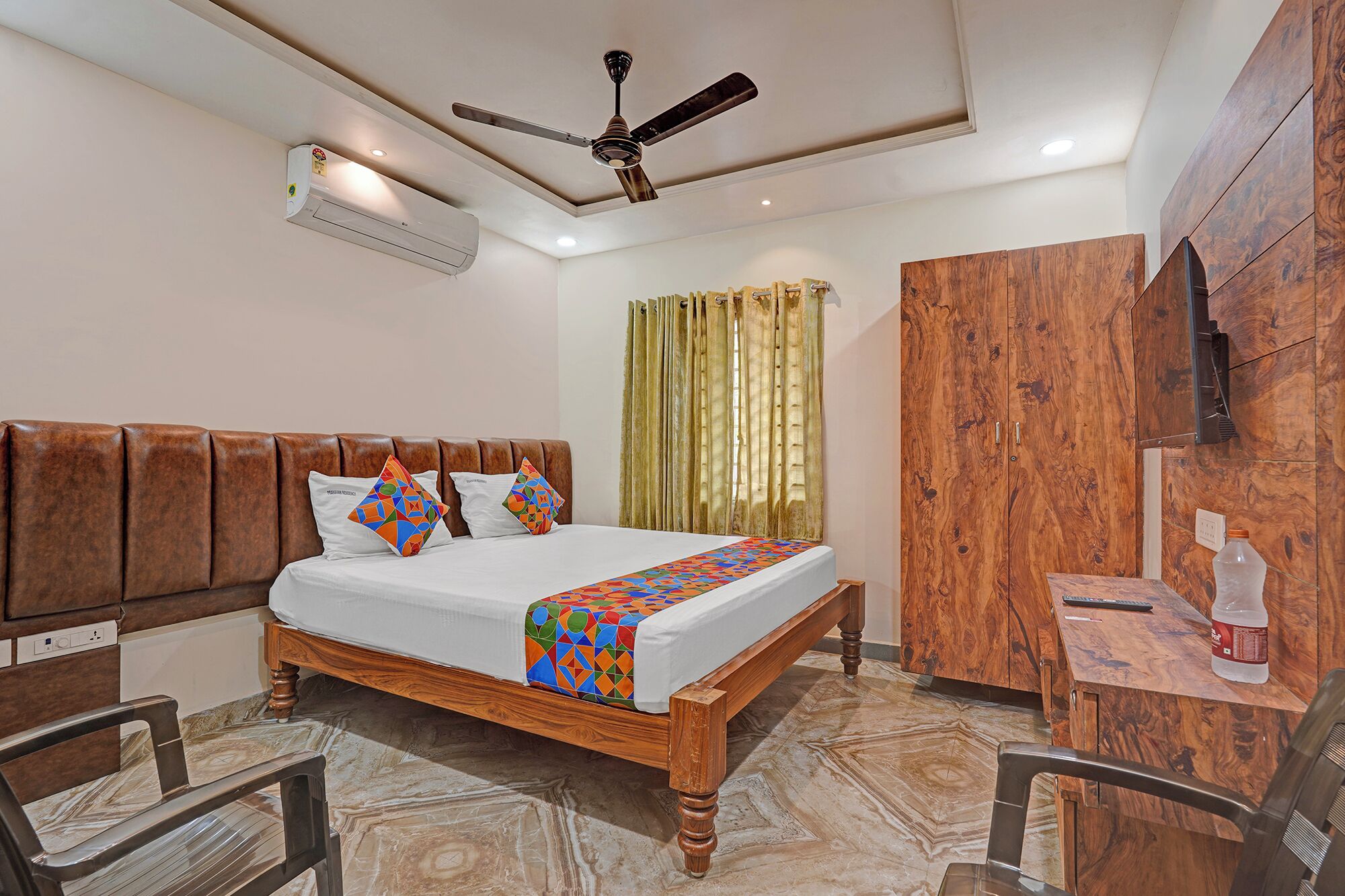 Sengetøy i egyptisk bomull, sengetøy av topp kvalitet og safe på rommet