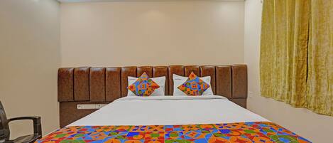 Egyptian cotton sheets, premium bedding, in-room safe, free WiFi