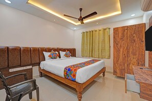 Egyptian cotton sheets, premium bedding, in-room safe, free WiFi