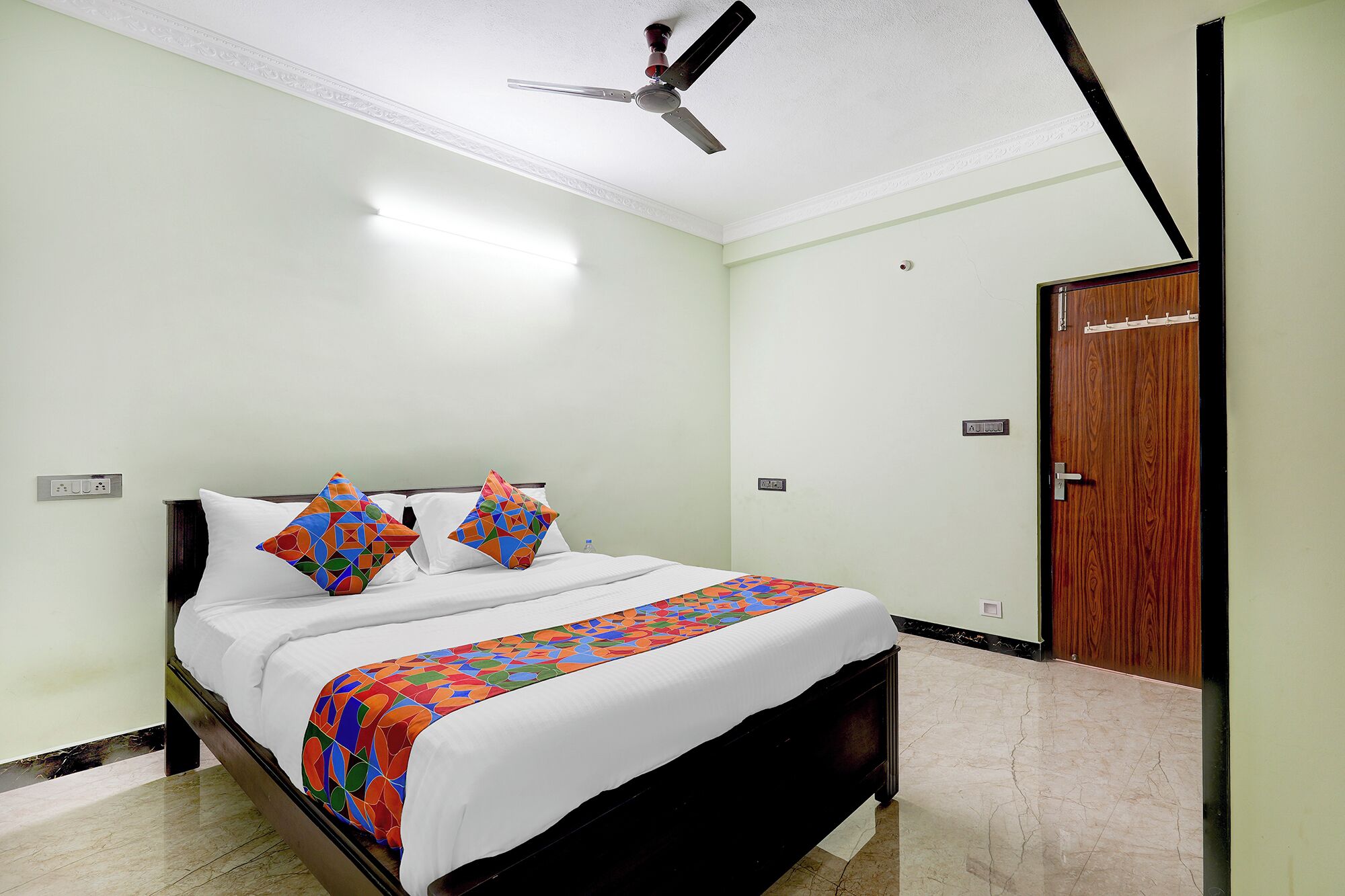 Egyptian cotton sheets, premium bedding, in-room safe, free WiFi