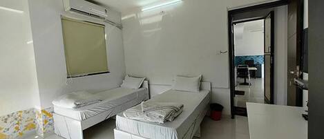 Sengetøy i egyptisk bomull, sengetøy av topp kvalitet og safe på rommet