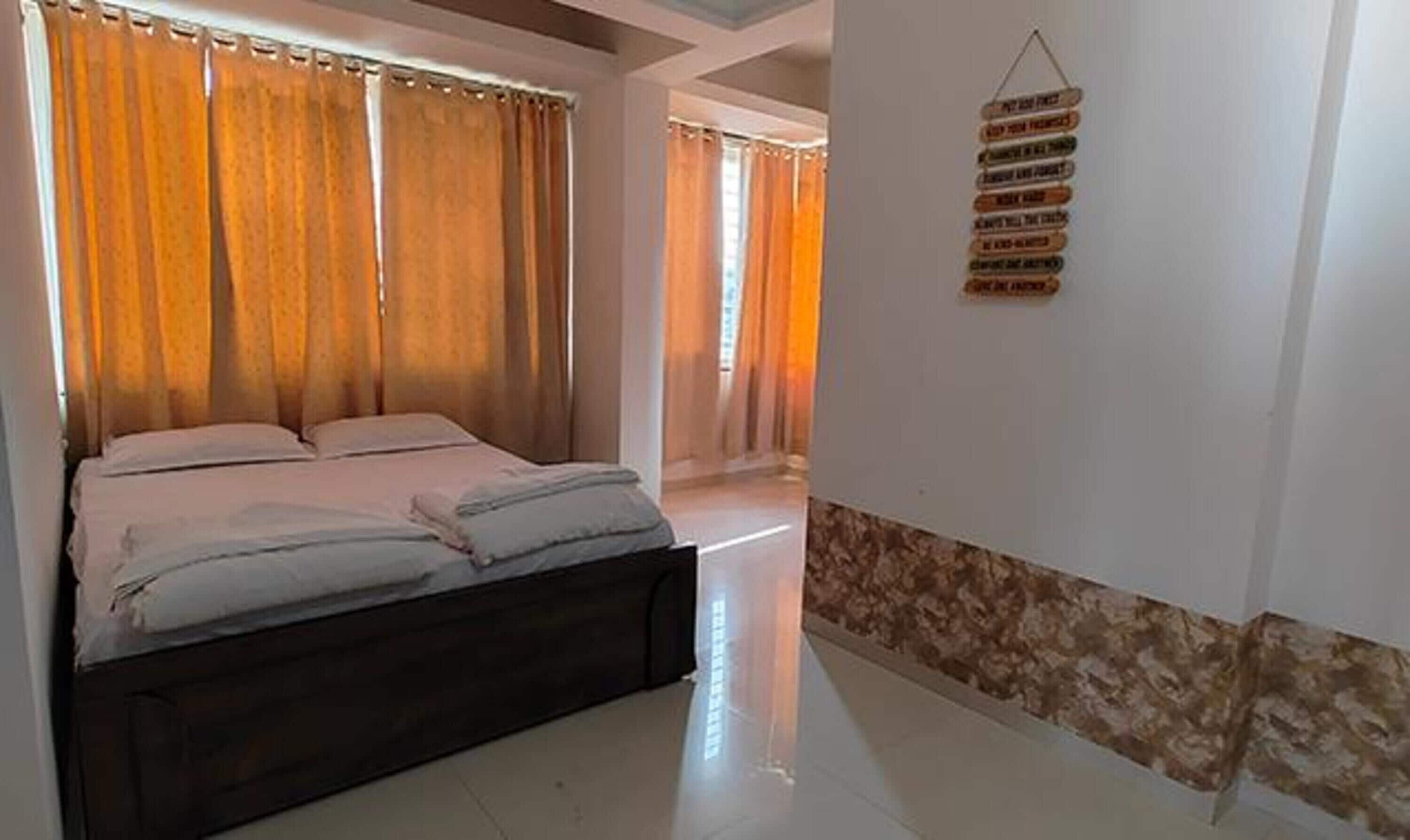 Egyptian cotton sheets, premium bedding, in-room safe, free WiFi