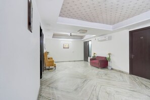 Lobby - Fabhotel Rush Residency (Noida)