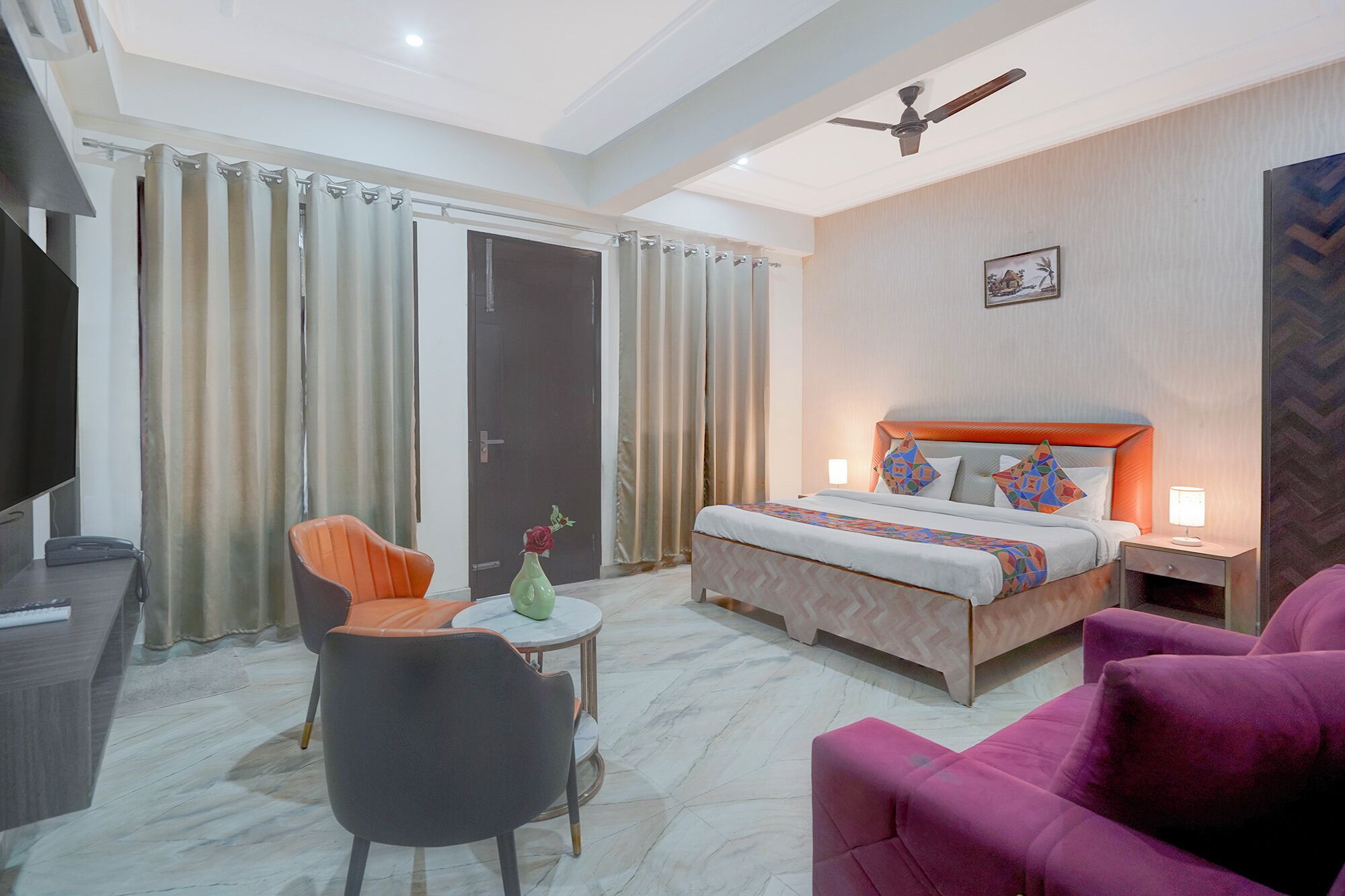 Egyptian cotton sheets, premium bedding, in-room safe, free WiFi