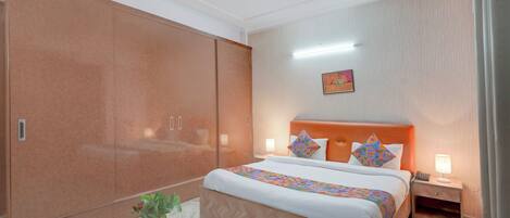 Premium Room | Egyptian cotton sheets, premium bedding, in-room safe, free WiFi