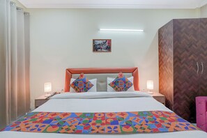 Egyptian cotton sheets, premium bedding, in-room safe, free WiFi