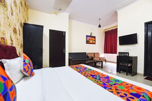 Egyptian cotton sheets, premium bedding, in-room safe, free WiFi