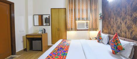 Deluxe Room | Egyptian cotton sheets, premium bedding, in-room safe, free WiFi