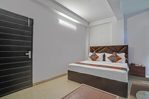 Egyptian cotton sheets, premium bedding, in-room safe, free WiFi