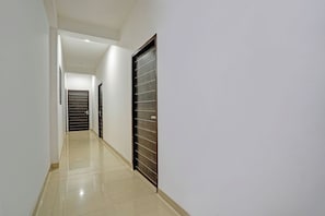 Lobby - Fabhotel Aakarshan Residency (New Delhi)
