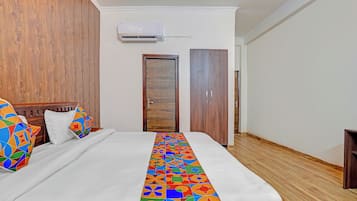 Premium Room | Egyptian cotton sheets, premium bedding, in-room safe, free WiFi