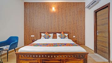 Premium Room | Egyptian cotton sheets, premium bedding, in-room safe, free WiFi