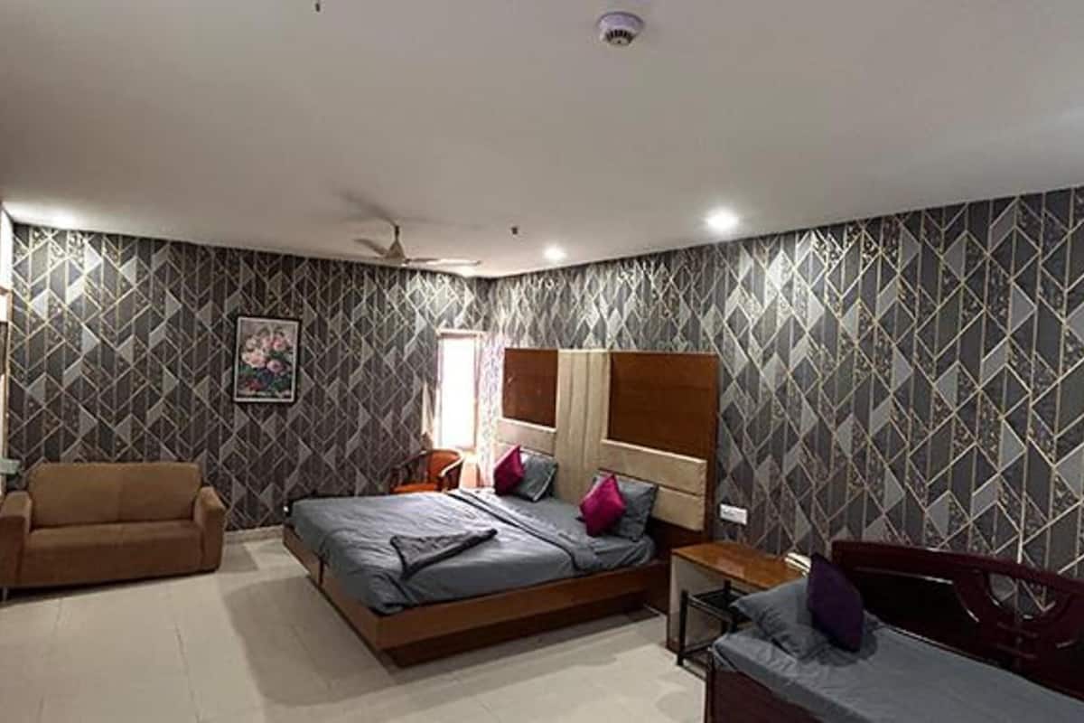 Deluxe Room | Egyptian cotton sheets, premium bedding, in-room safe, free WiFi