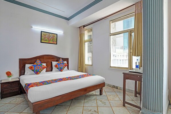 Egyptian cotton sheets, premium bedding, in-room safe, free WiFi