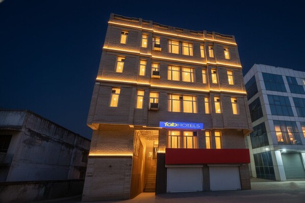 Exterior - Fabhotel Iconic Residency (New Delhi)
