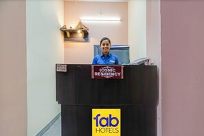Reception - Fabhotel Iconic Residency (New Delhi)
