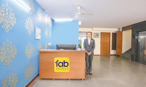 Reception - FabHotel Vagmi- 900m from Sikanderpur Metro Station Gurgaon (Gurugram)
