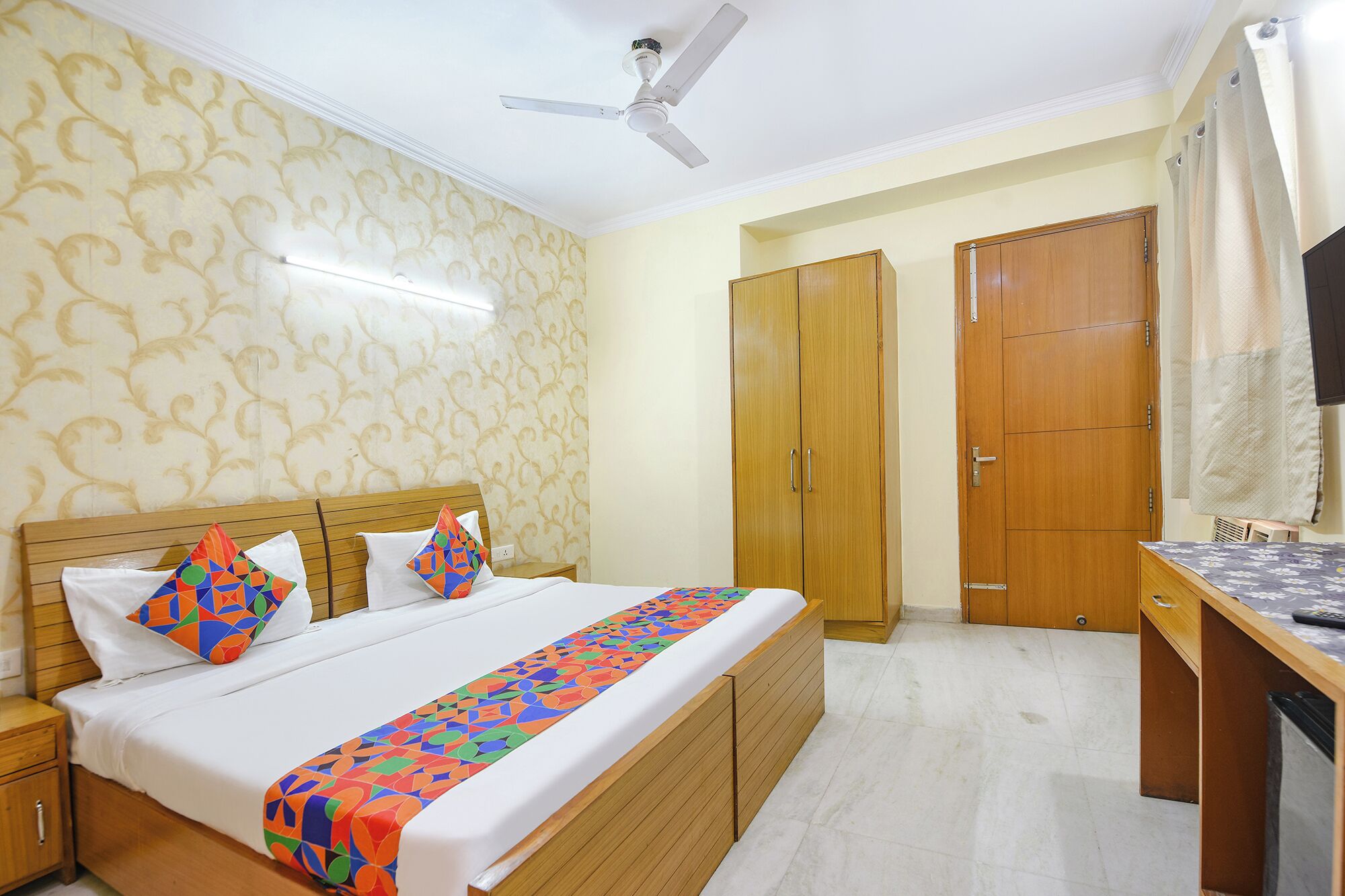 Egyptian cotton sheets, premium bedding, in-room safe, free WiFi