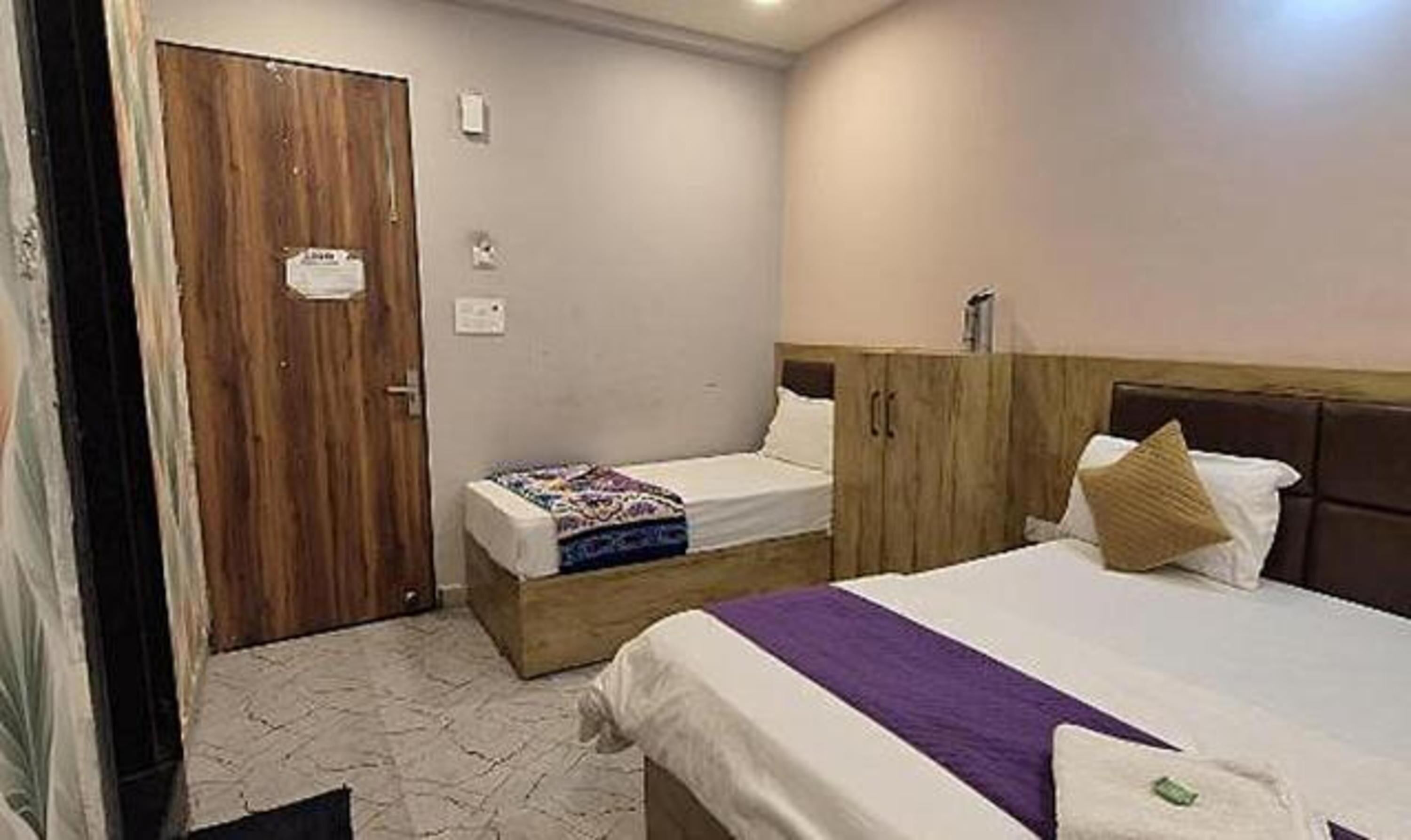 Family Room | Egyptian cotton sheets, premium bedding, in-room safe, free WiFi