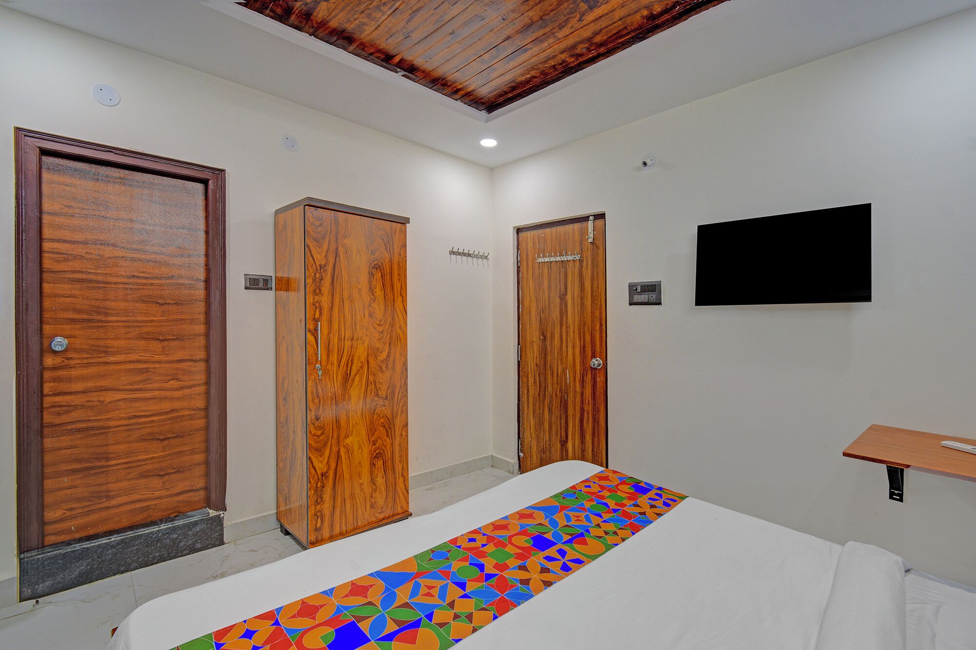 Egyptian cotton sheets, premium bedding, in-room safe, free WiFi